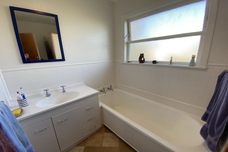 Photo of property in 23 Wincanton Place, Awapuni, Palmerston North, 4412