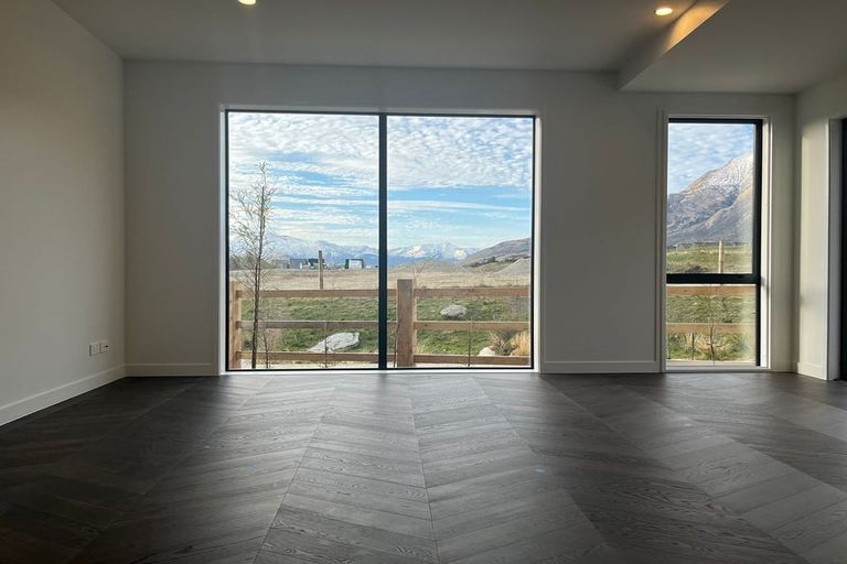 Photo of property in 2 Inder Street, Jacks Point, 9371