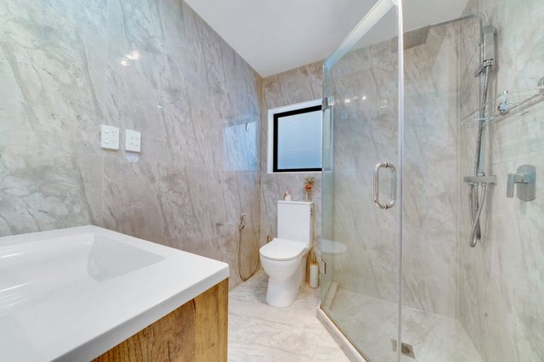 Photo of property in 2 Dewan Lane, Papatoetoe, Auckland, 2025