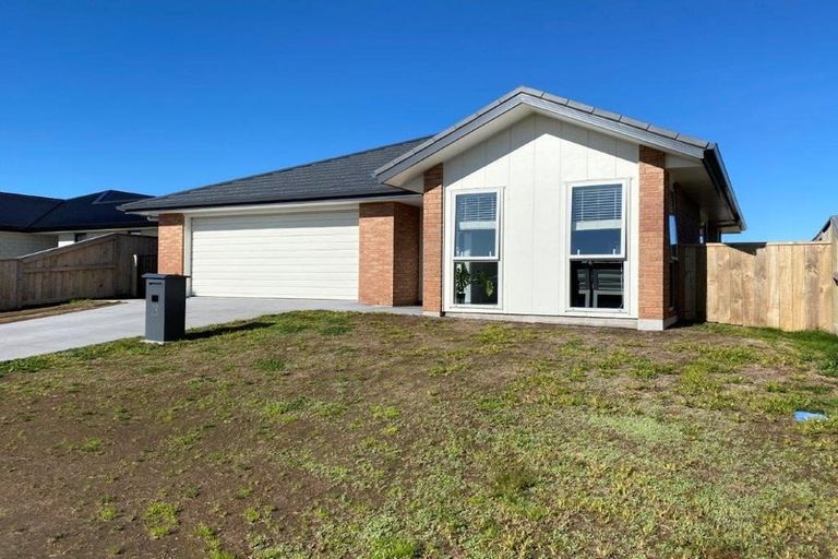 Photo of property in 28 Sabre Street, Papamoa Beach, Papamoa, 3118