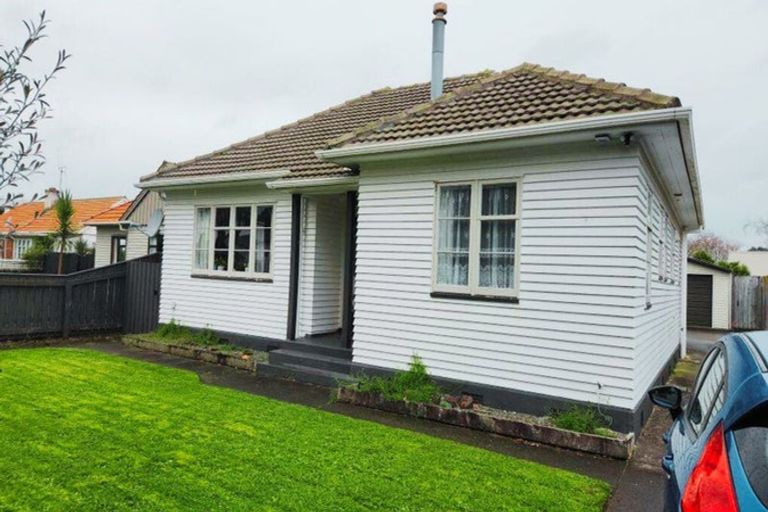 Photo of property in 242 College Street, West End, Palmerston North, 4412