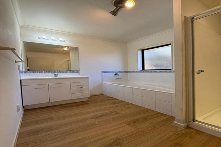 Photo of property in 66 Milson Drive, Papakura, 2110