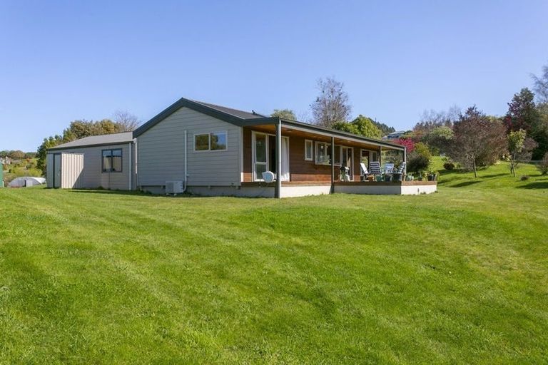 Photo of property in 18 Glen Mohr, Acacia Bay, Taupo, 3385
