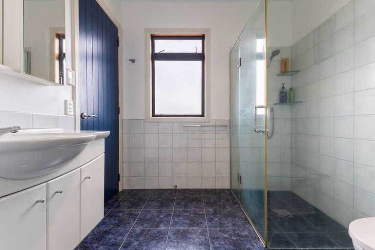 Photo of property in 114 Rutherford Drive, Waikanae Beach, Waikanae, 5036