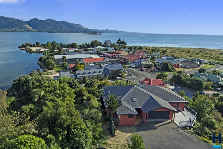 Photo of property in 8 Gibbs Road, Collingwood, 7073