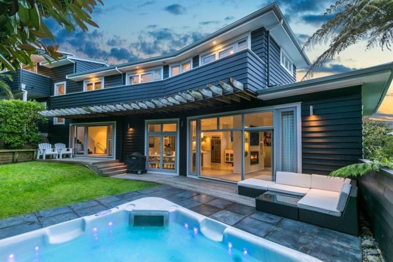 Photo of property in 282 Beach Road, Campbells Bay, Auckland, 0630