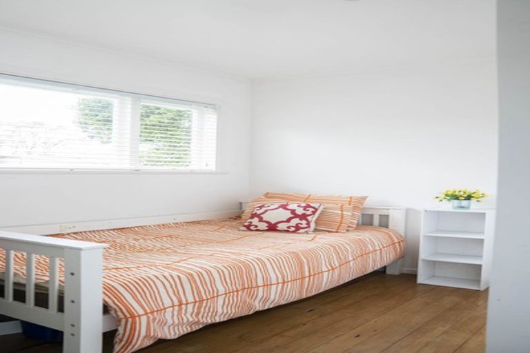 Photo of property in 1/637 Swanson Road, Swanson, Auckland, 0612