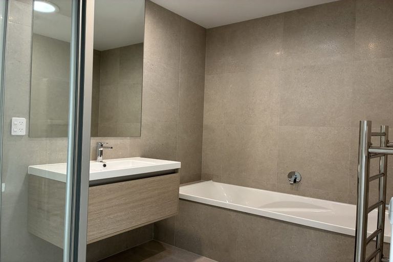 Photo of property in 101 Waituarua Drive, Takanini, Auckland, 2112