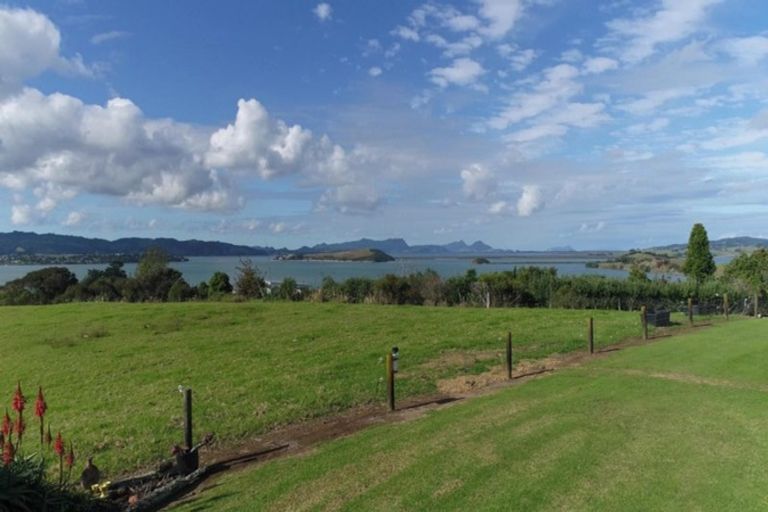 Photo of property in 187 Oaks Road, Portland, Whangarei, 0178