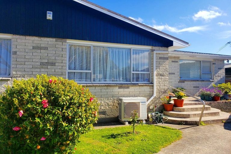 Photo of property in 5 Percy Cameron Street, Avalon, Lower Hutt, 5011