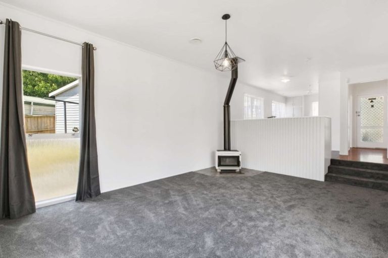 Photo of property in 28 Dingadee Street, Welcome Bay, Tauranga, 3112