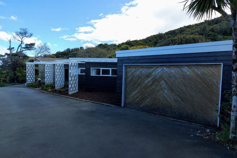 Photo of property in 2 Mamaku Grove, Khandallah, Wellington, 6035