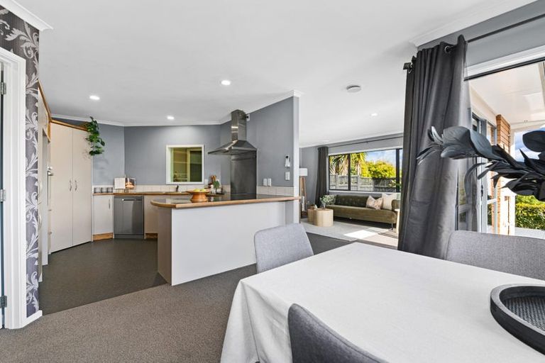 Photo of property in 4 Courtenay Place, Owhata, Rotorua, 3010