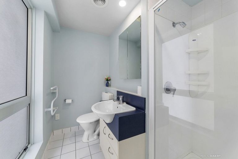 Photo of property in Terrace Heights Apartments, 8e/163 The Terrace, Wellington Central, Wellington, 6011