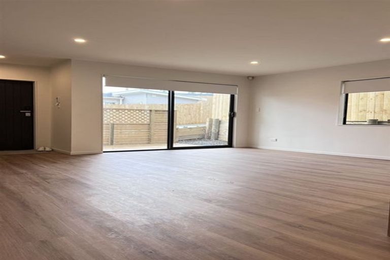 Photo of property in 8a Neptune Avenue, Beach Haven, Auckland, 0626