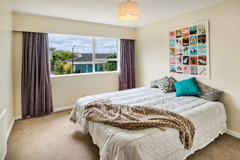 Photo of property in 14 Ardal Grove, Tirohanga, Lower Hutt, 5010