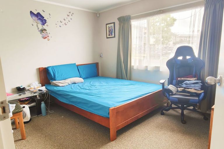 Photo of property in 15 Universal Drive, Henderson, Auckland, 0610