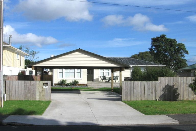 Photo of property in 39 Wharf Road, Te Atatu Peninsula, Auckland, 0610