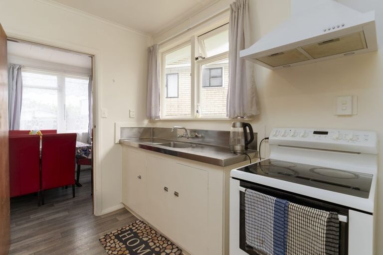 Photo of property in 35 Cornwall Crescent, Cannons Creek, Porirua, 5024