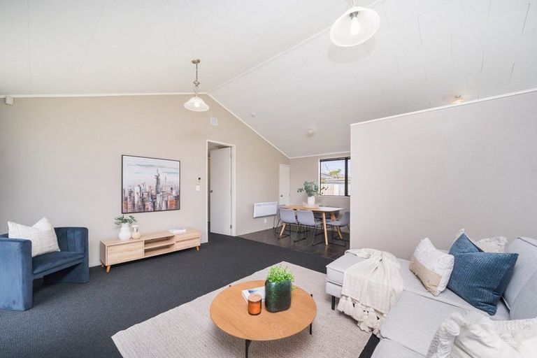 Photo of property in 30 Peppertree Glade, Kelvin Grove, Palmerston North, 4414