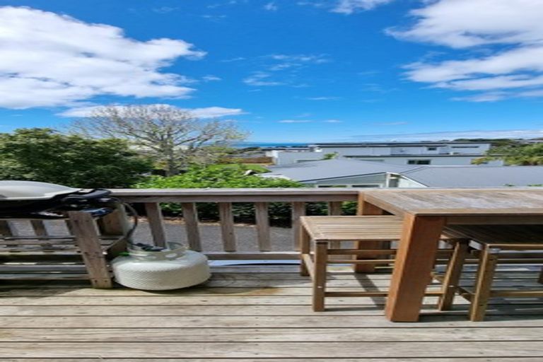 Photo of property in 1/64 Hebron Road, Waiake, Auckland, 0630