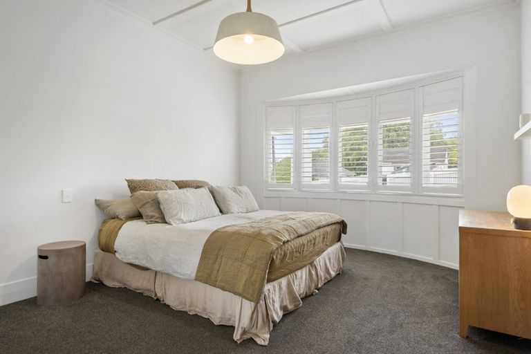 Photo of property in 10 Le Roy Terrace, Birkenhead, Auckland, 0626