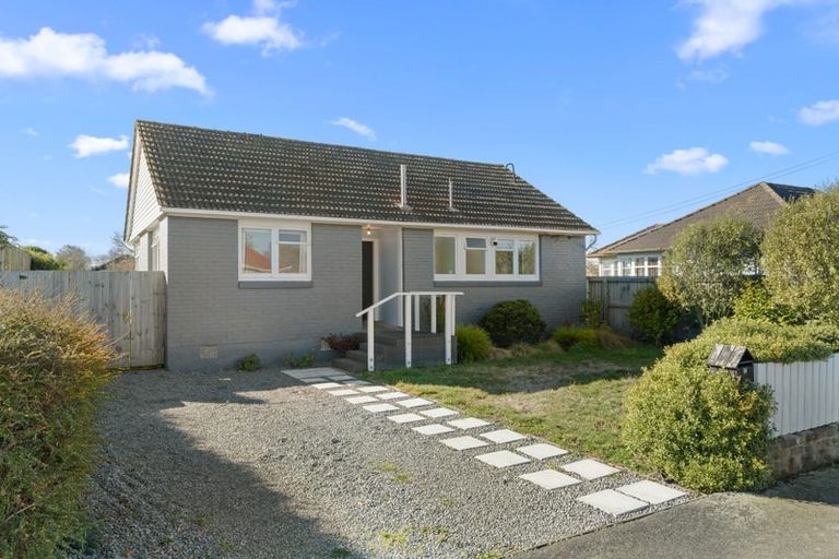 Photo of property in 14 Earnslaw Crescent, Bryndwr, Christchurch, 8053