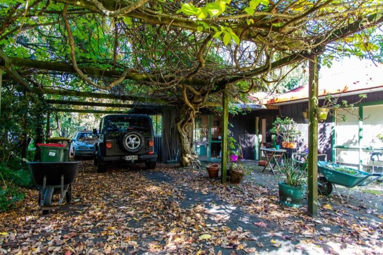 Photo of property in 1 Ranfurly Road, Alfriston, Auckland, 2105