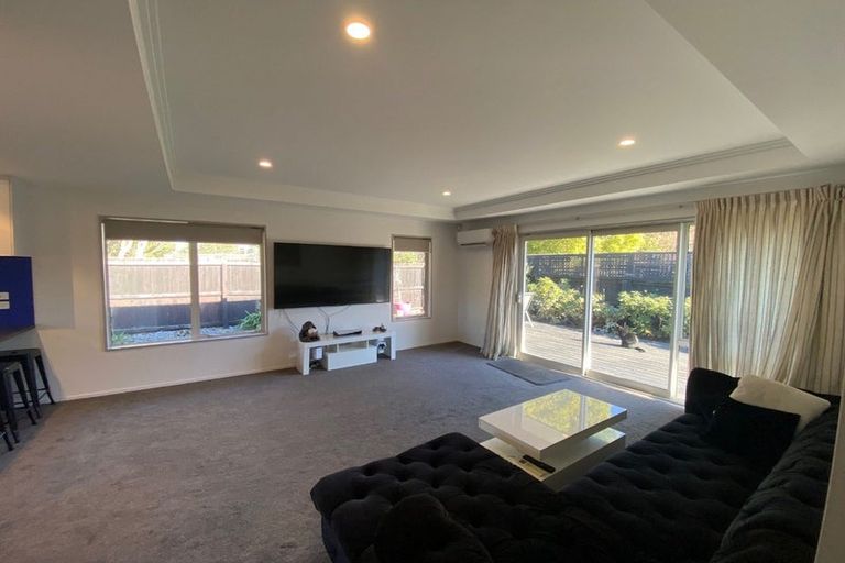 Photo of property in 2/23 Wakelin Place, Redwood, Christchurch, 8051