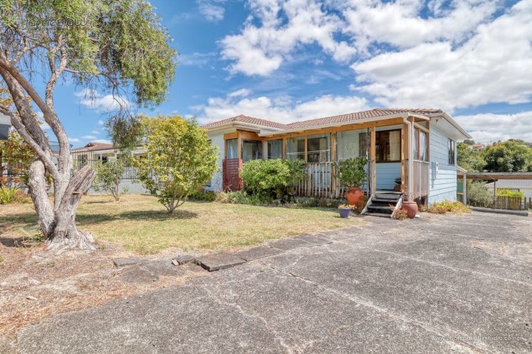 Photo of property in 87 Brunner Road, Glen Eden, Auckland, 0602