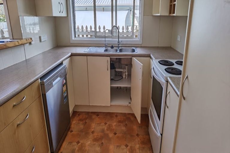 Photo of property in 23 Dale Crescent, Pakuranga, Auckland, 2010