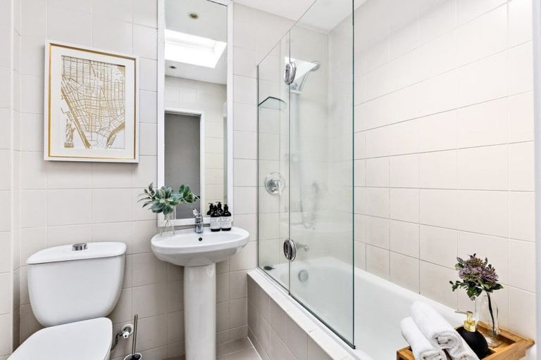 Photo of property in 8/72 Kitchener Road, Milford, Auckland, 0620