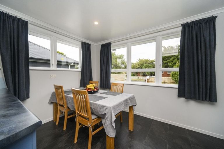 Photo of property in 5 Tilbury Avenue, Hokowhitu, Palmerston North, 4410