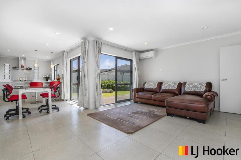 Photo of property in 3 Manene Street, Wattle Downs, Auckland, 2103