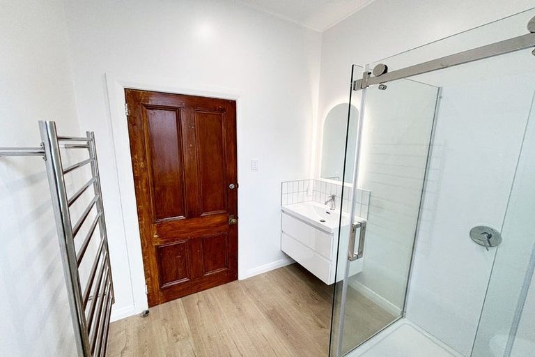 Photo of property in 361 The Terrace, Te Aro, Wellington, 6011