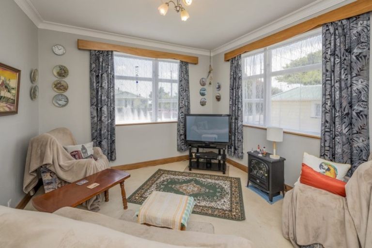 Photo of property in 30 Sussex Street, Levin, 5510