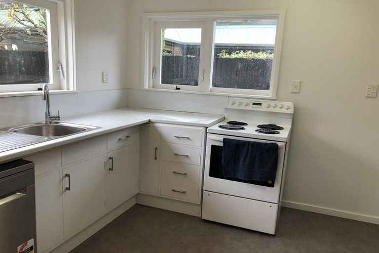 Photo of property in 2/96 Hinau Street, Riccarton, Christchurch, 8041