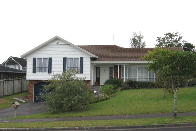 Photo of property in 18 Cherub Place, West Harbour, Auckland, 0618