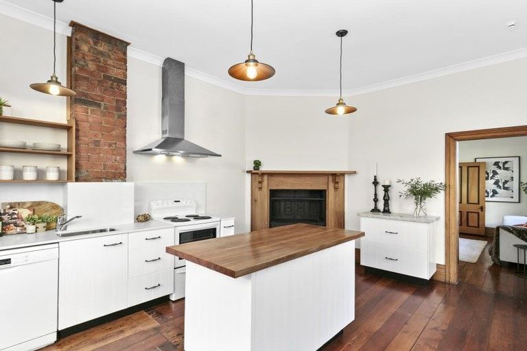 Photo of property in 80 Rolleston Street, Mount Cook, Wellington, 6021