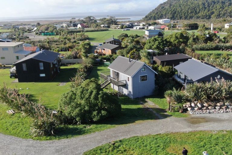 Photo of property in 9 The Parade, Okarito, Whataroa, 7886