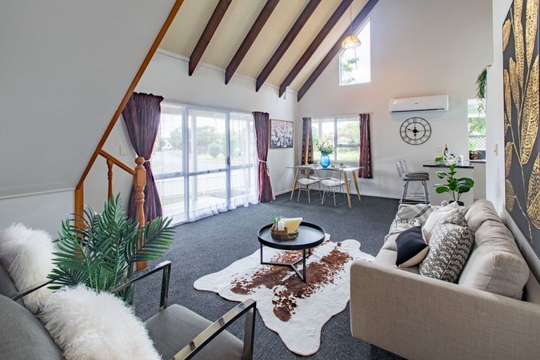 Photo of property in 9 Garland Drive, St Andrews, Hamilton, 3200