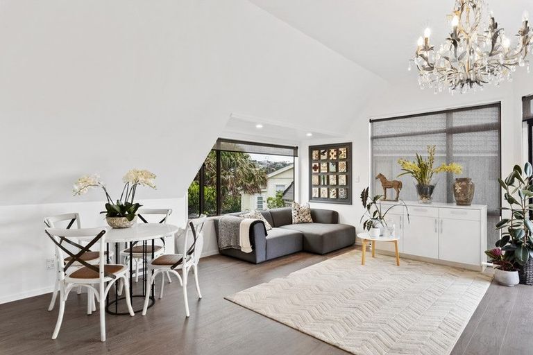 Photo of property in 3/56 Milford Road, Milford, Auckland, 0620