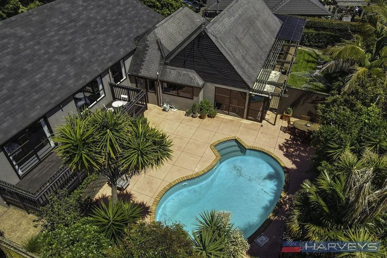 Photo of property in 23 Charles Prevost Drive, The Gardens, Auckland, 2105