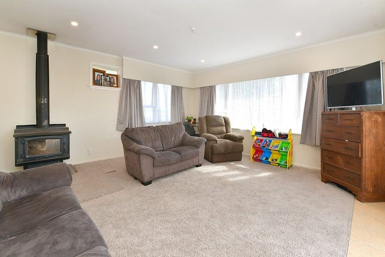Photo of property in 28 Downer Street, Helensville, 0800