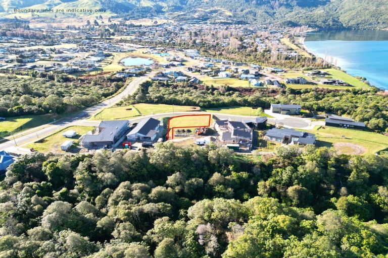 Photo of property in 7 Oakleaf Lane, Kinloch, 3377