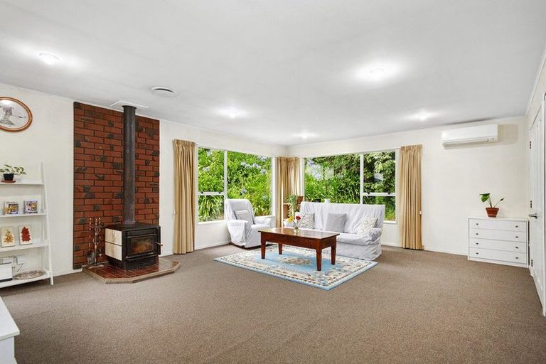 Photo of property in 18 Westhaven Drive, Tawa, Wellington, 5028