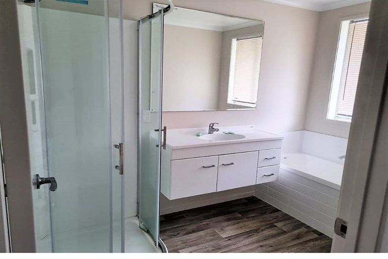 Photo of property in 8 Matuku Place, Mangawhai, 0505