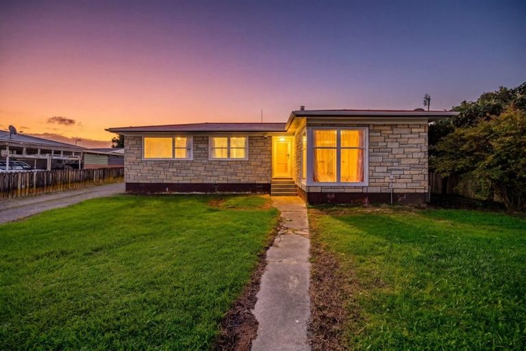 Photo of property in 27 President Avenue, Papakura, 2110