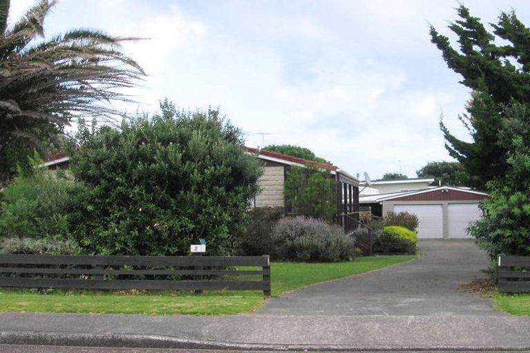 Photo of property in 2 Fenside Street, Waikanae Beach, Waikanae, 5036
