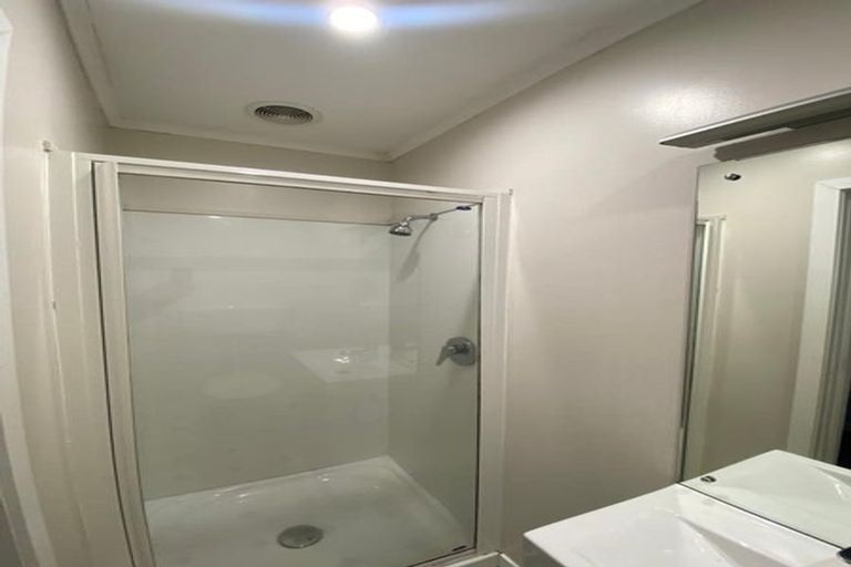 Photo of property in 62 Kelburn Parade, Kelburn, Wellington, 6012